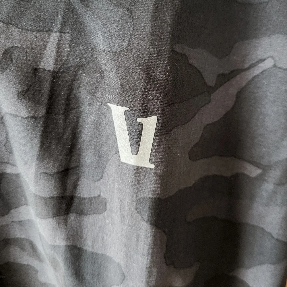 Vuori // M's Outdoor Trainer Shell // XL // Black Camo